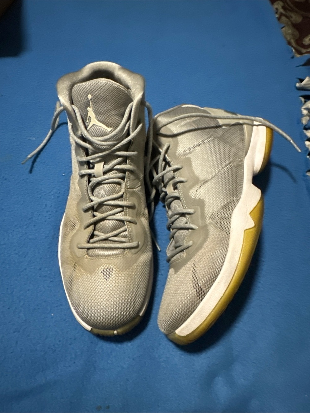 Jordan Super Fly 3 Men’s Gray Athletic Sneakers with Gold Outsole Size 12